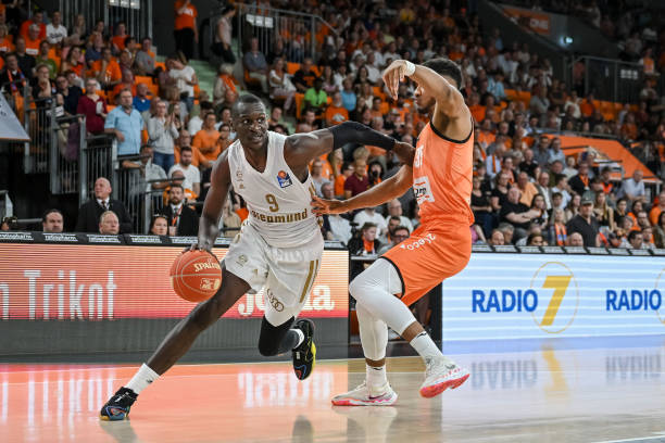 在对手频繁 在对手频繁