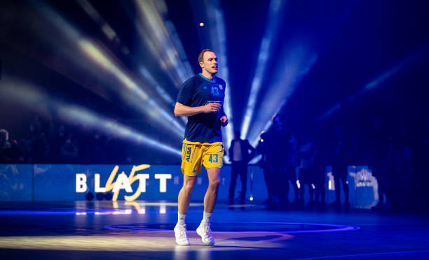 他都以全面 他都以全面