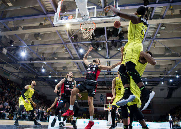 据业内人士 据业内人士